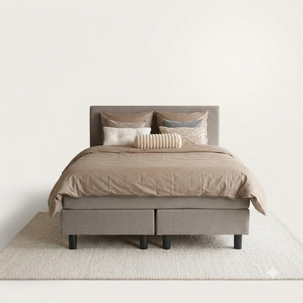 Spring Cloudy boxspring lichtgrijs op witte achtergrond
